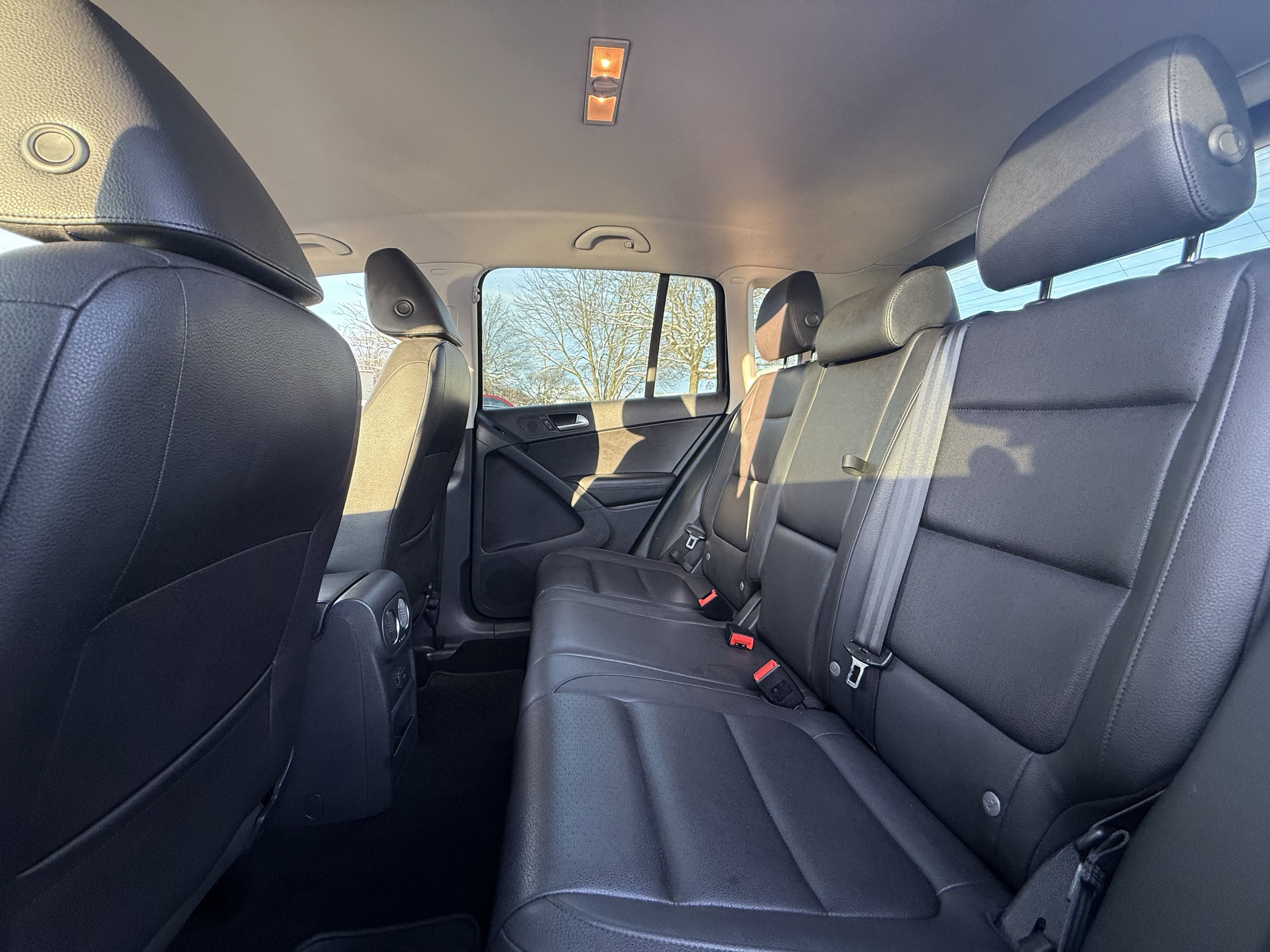 Used 2016 Volkswagen Tiguan S image 27