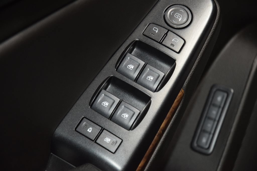 Used 2019 Chevrolet Tahoe LT w/ Z71 Midnight Edition AWD/4WD image 48