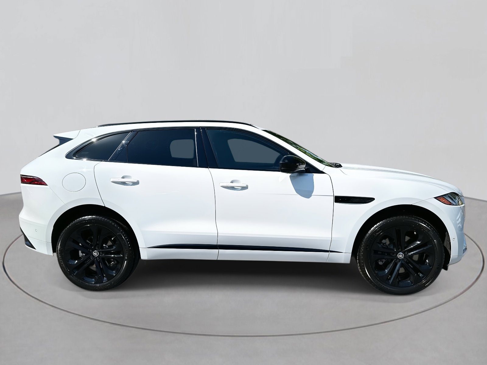 New 2026 Jaguar F-PACE R-Dynamic S image 5