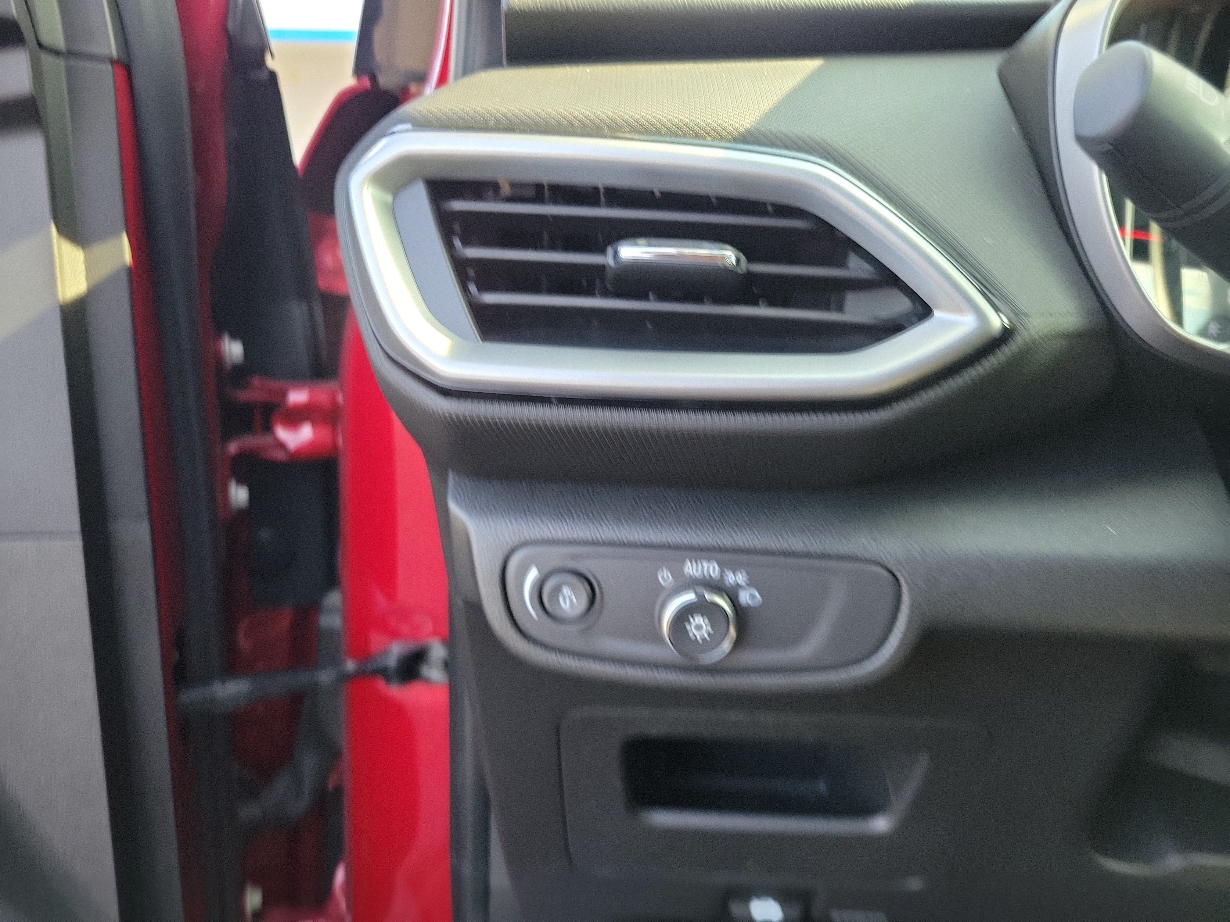 Used 2021 Chevrolet TrailBlazer LS FWD image 20