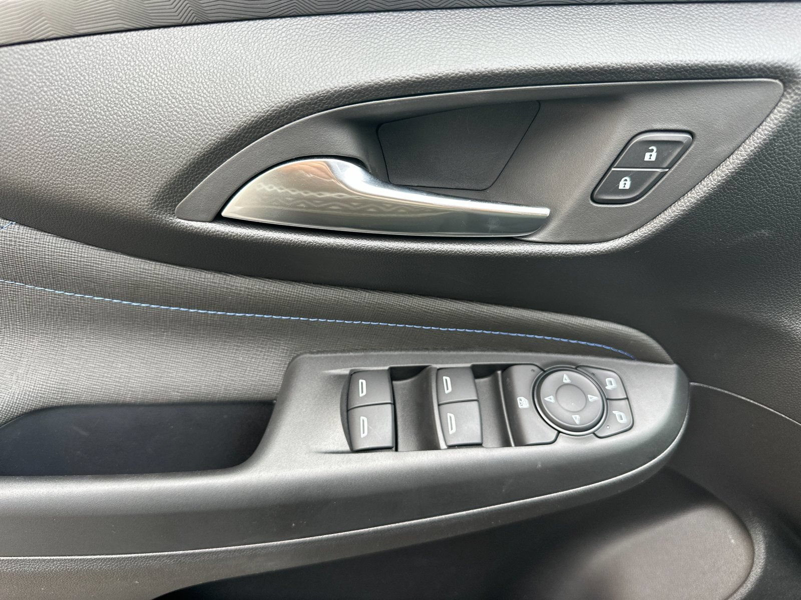 New 2026 Buick Envista Sport Touring w/ Convenience I Package FWD image 11