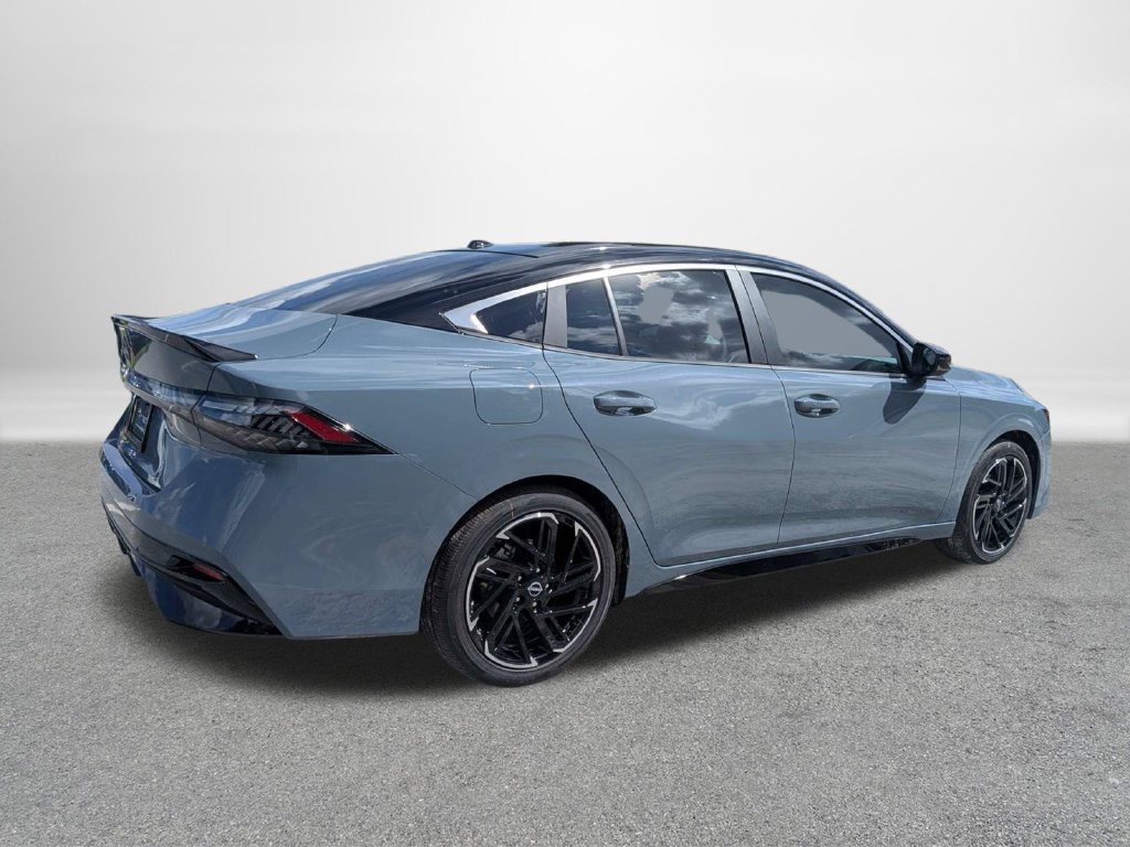 New 2027 Nissan Sentra SR w/ Floor Mat Package FWD image 3