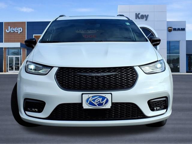 New 2026 Chrysler Pacifica Select w/ S Appearance Package AWD/4WD video 2