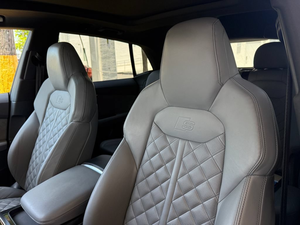 Used 2021 Audi SQ8 Premium Plus w/ Driver Assistance Package AWD/4WD image 22