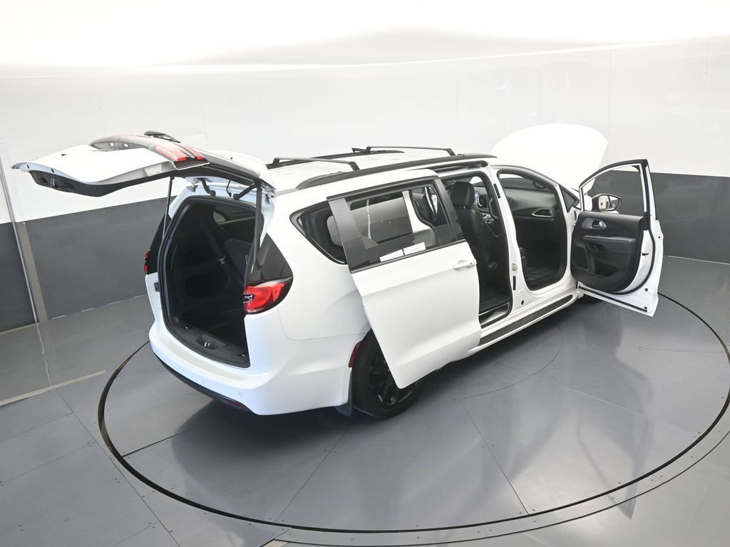 Used 2023 Chrysler Pacifica Touring-L w/ S Appearance Package image 71