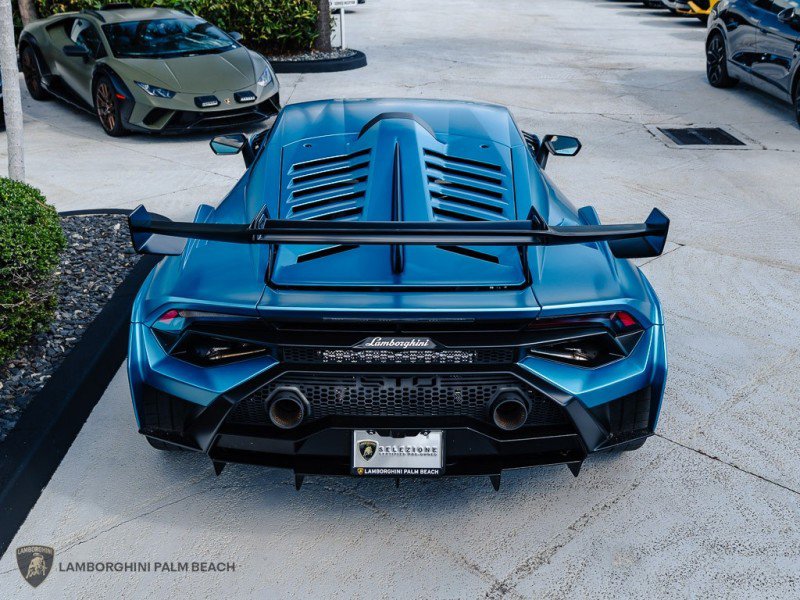 Used 2023 Lamborghini Huracan STO image 4