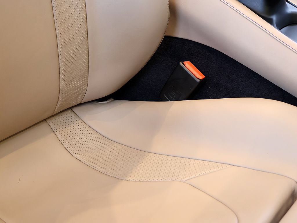 Certified 2019 Ferrari Portofino RWD image 29