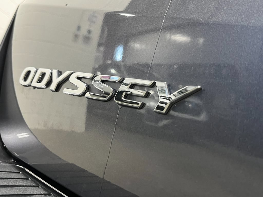 New 2026 Honda Odyssey Touring image 9