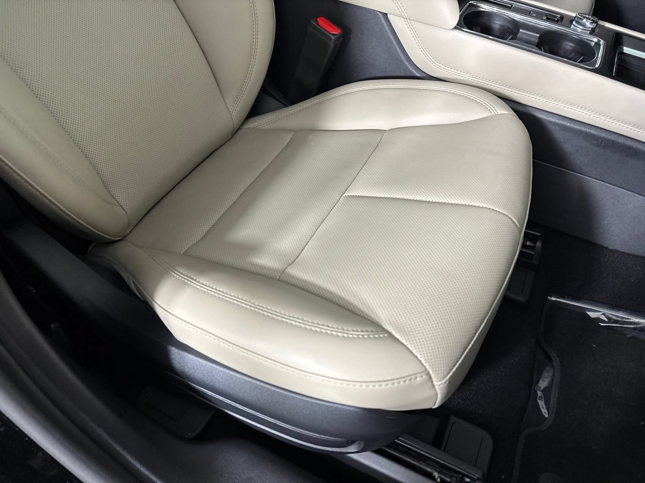Used 2026 Lincoln Corsair Premiere FWD image 31