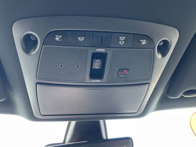 Certified 2023 Nissan Maxima SR w/ Sport Mat Group image 18