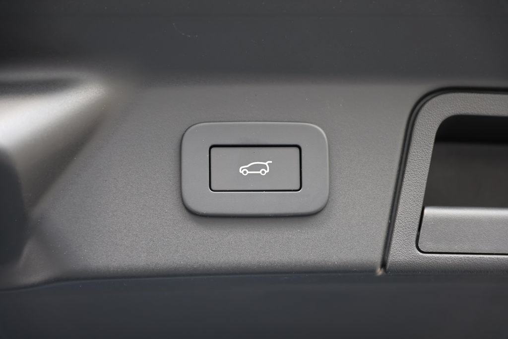 Used 2026 Land Rover Range Rover Velar S AWD/4WD image 9