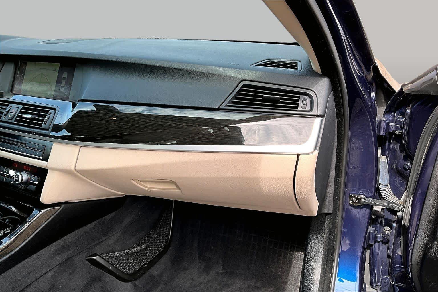 Used 2011 BMW 528i Sedan RWD image 17