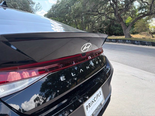 New 2026 Hyundai Elantra SEL Sport FWD image 12