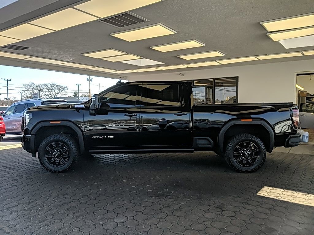 Used 2024 GMC Sierra 2500 AT4 w/ AT4 Premium Plus Package image 9