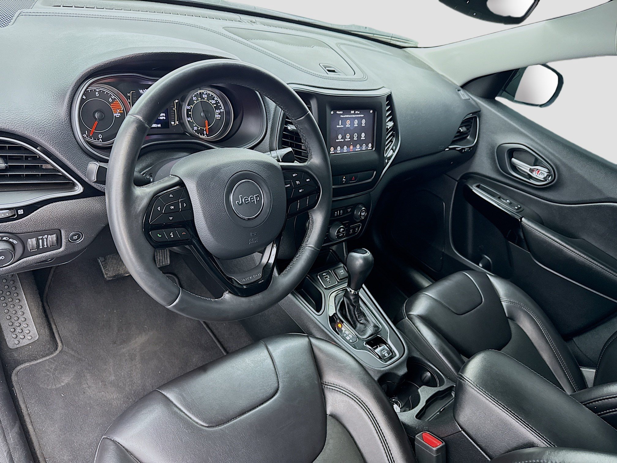 Used 2019 Jeep Cherokee Latitude Plus FWD image 7