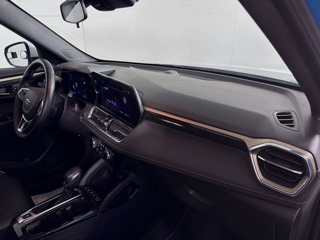 Used 2025 Chevrolet TrailBlazer ACTIV w/ Driver Confidence Package image 29