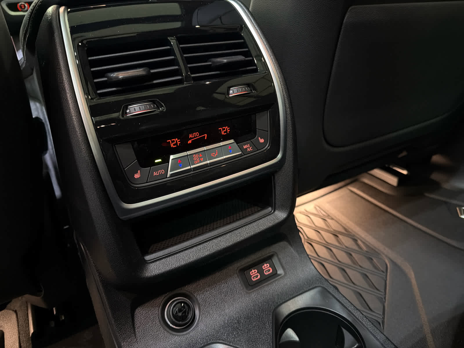 New 2026 BMW X7 xDrive40i w/ M Sport Package image 18