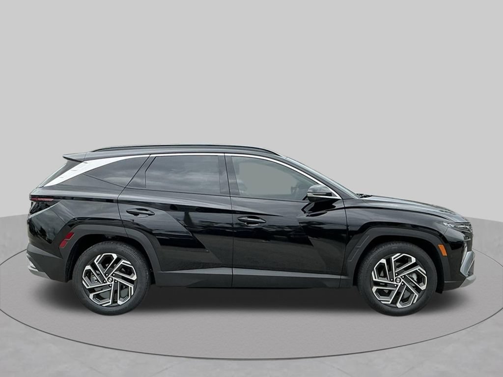 Used 2025 Hyundai Tucson Limited FWD image 23