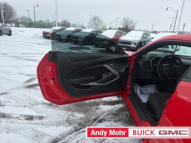 Used 2016 Chevrolet Camaro LT image 22