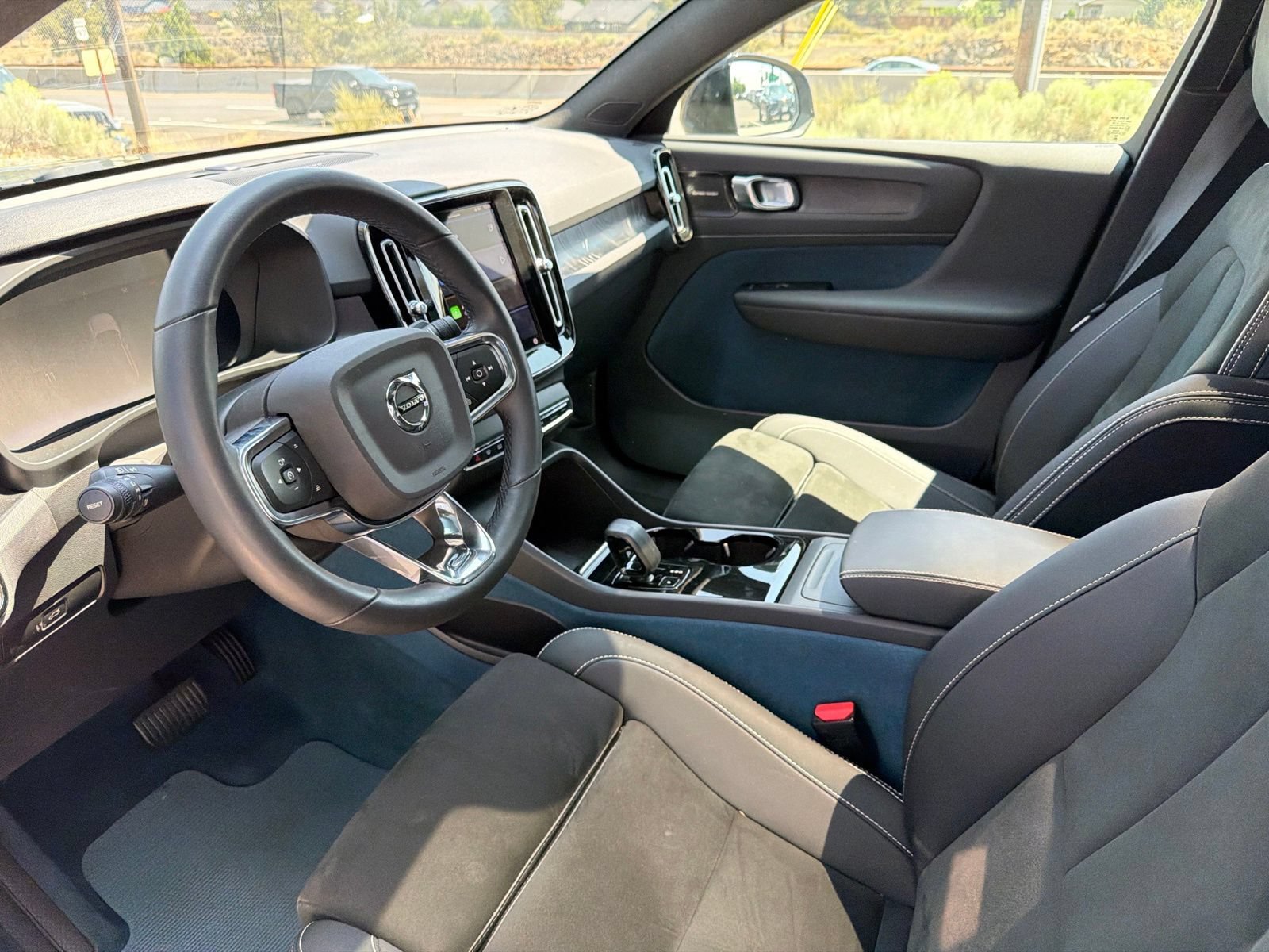 Used 2023 Volvo C40 P8 Recharge Ultimate AWD/4WD image 20