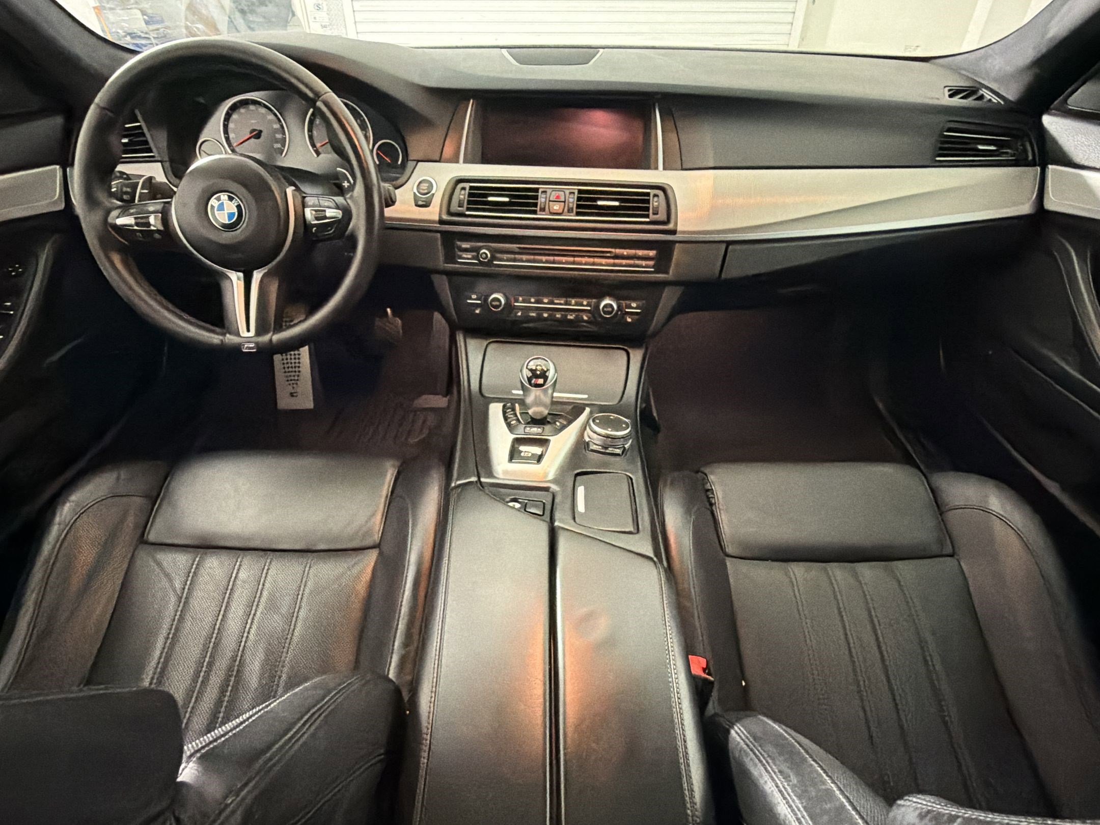 Used 2016 BMW M5 RWD image 9