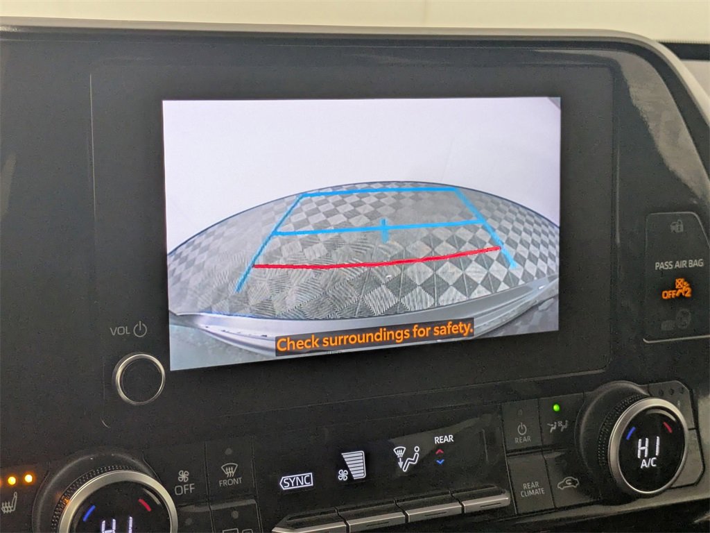 Used 2023 Toyota Highlander XLE image 23