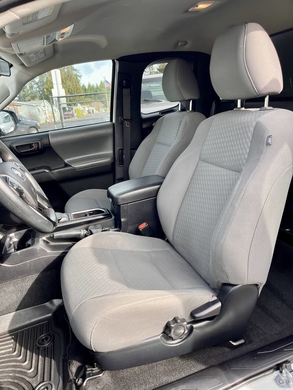 Used 2022 Toyota Tacoma SR image 15