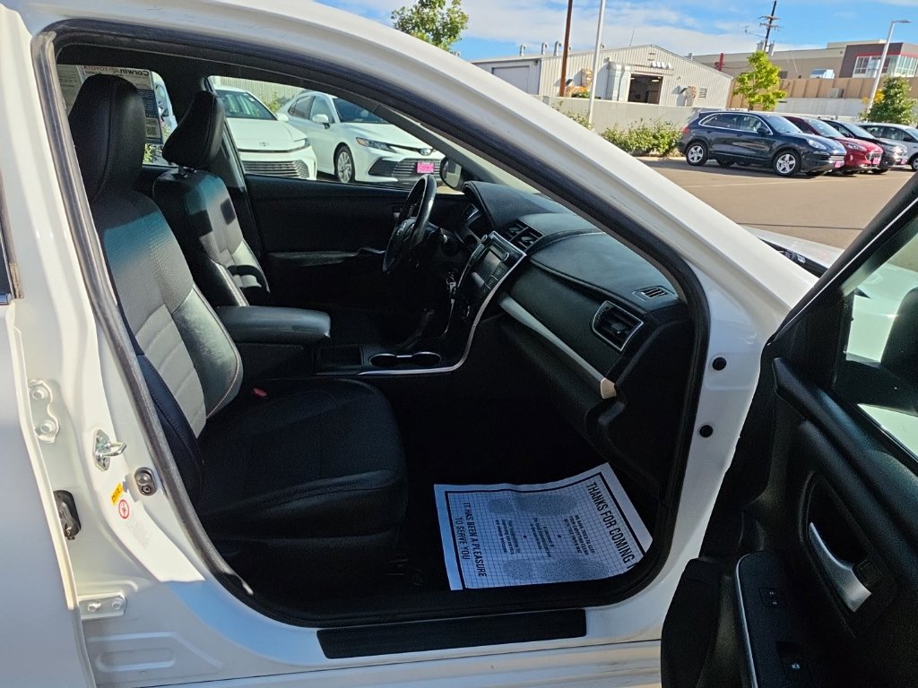 Used 2016 Toyota Camry SE FWD image 10