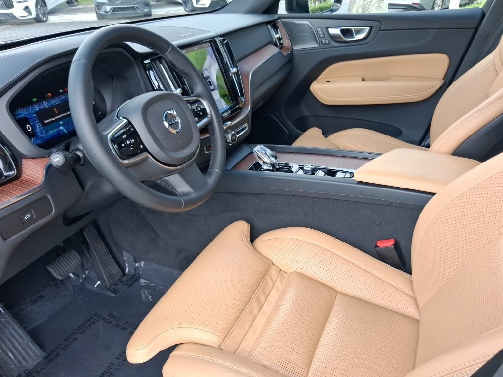 Used 2024 Volvo XC60 B5 Ultimate AWD/4WD image 13