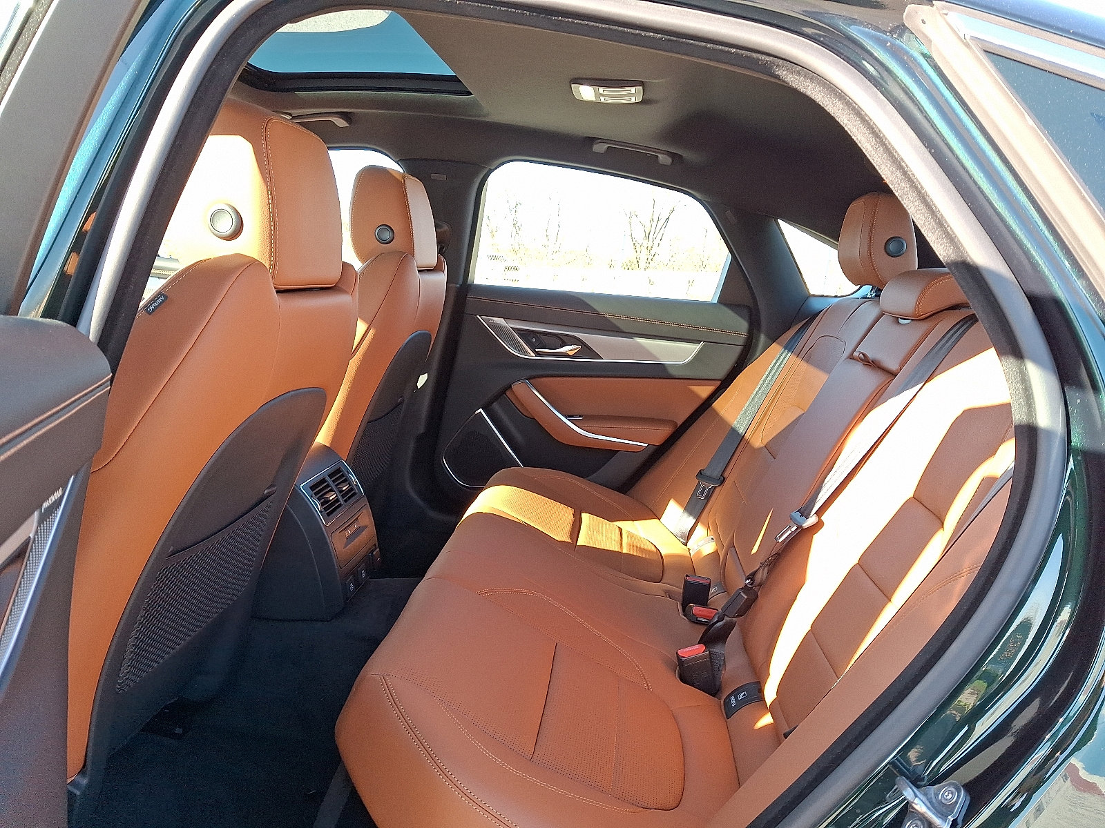 New 2024 Jaguar XF R-Dynamic SE image 5