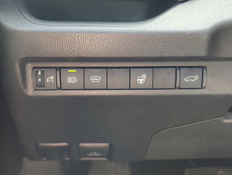 Used 2025 Toyota RAV4 XLE w/ Convenience Package AWD/4WD image 11