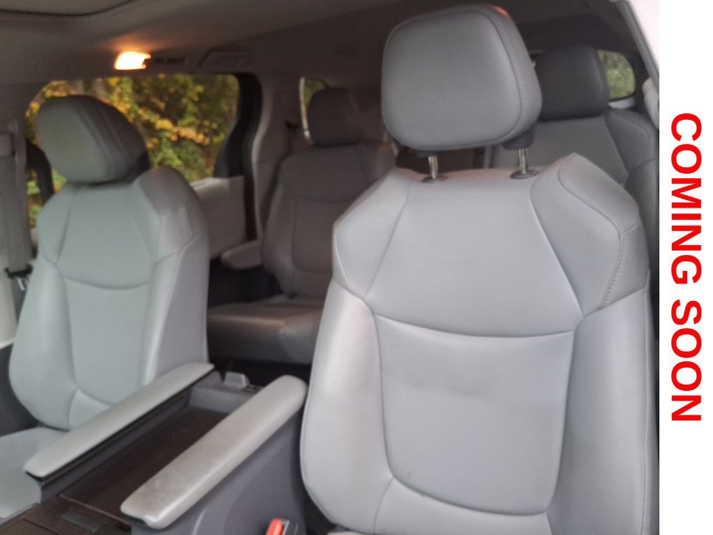 Used 2022 Toyota Sienna XLE FWD image 14
