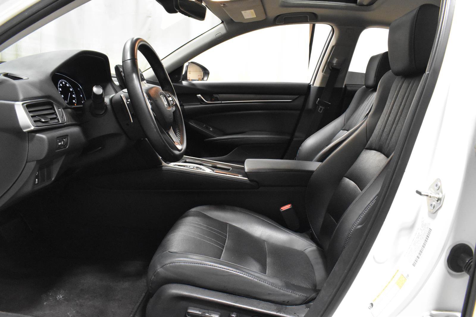 Used 2018 Honda Accord EX-L image 3