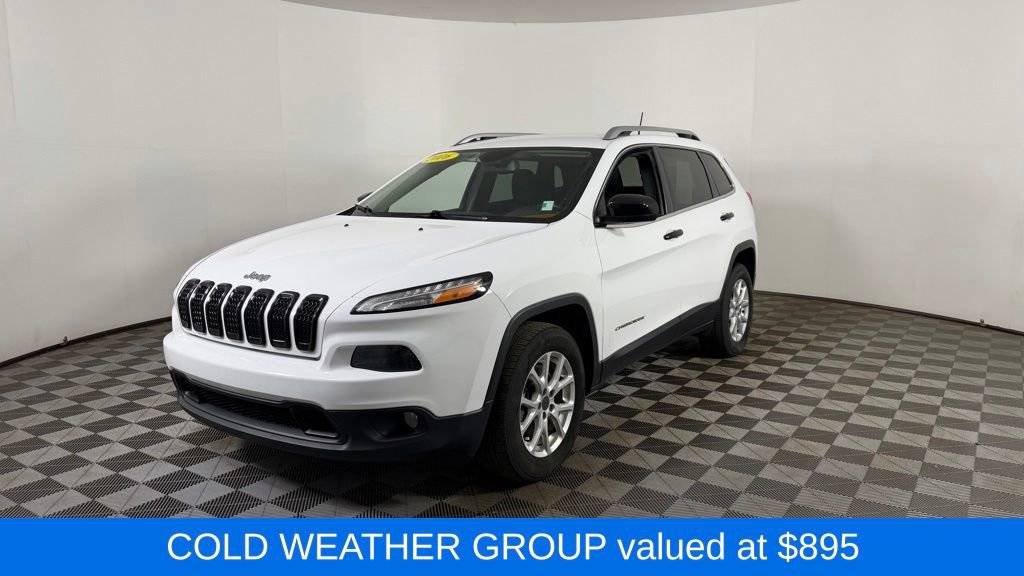 Used 2016 Jeep Cherokee Latitude w/ Cold Weather Group AWD/4WD image 3