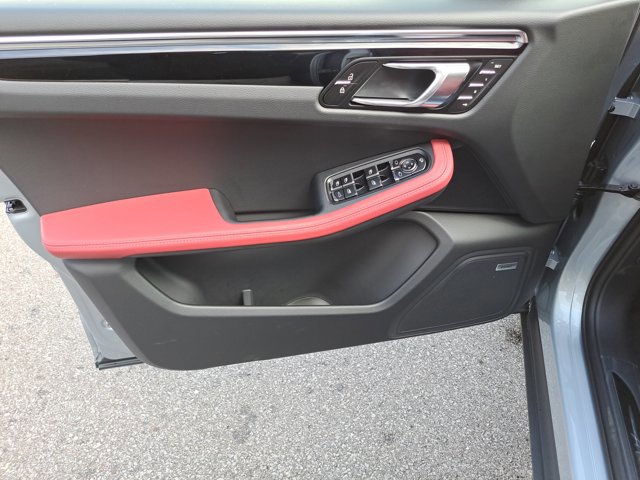 New 2026 Porsche Macan Turbo image 26