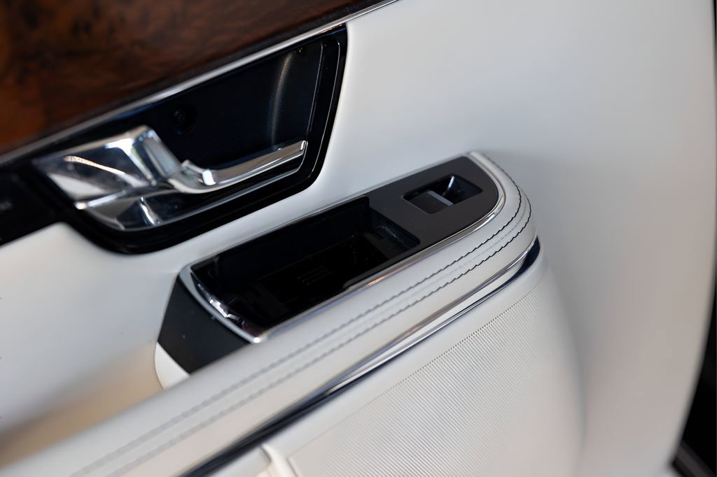 Used 2012 Jaguar XJ L RWD image 50