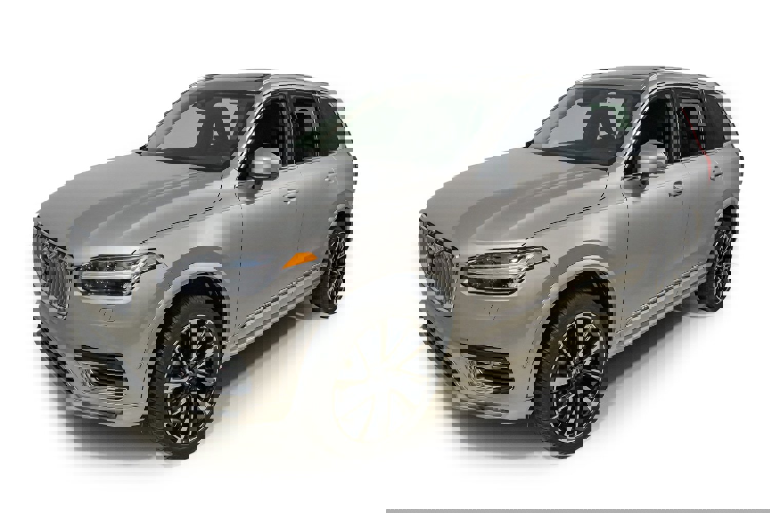 Used 2024 Volvo XC90 B5 Plus image 2