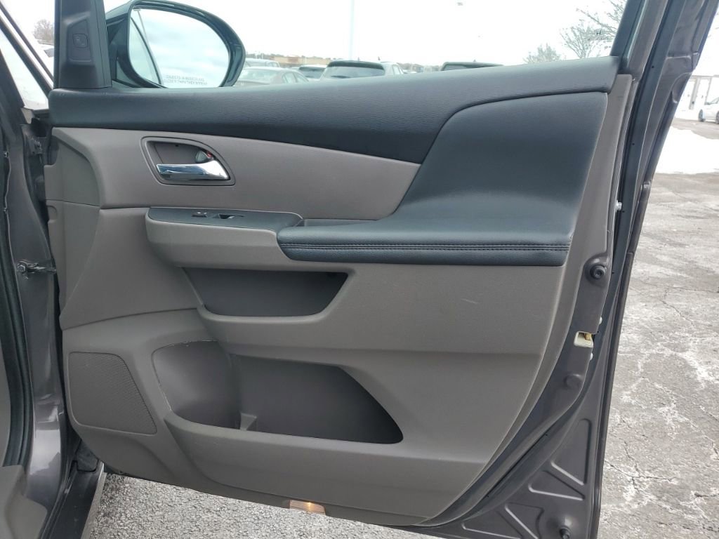 Used 2016 Honda Odyssey Touring Elite image 39