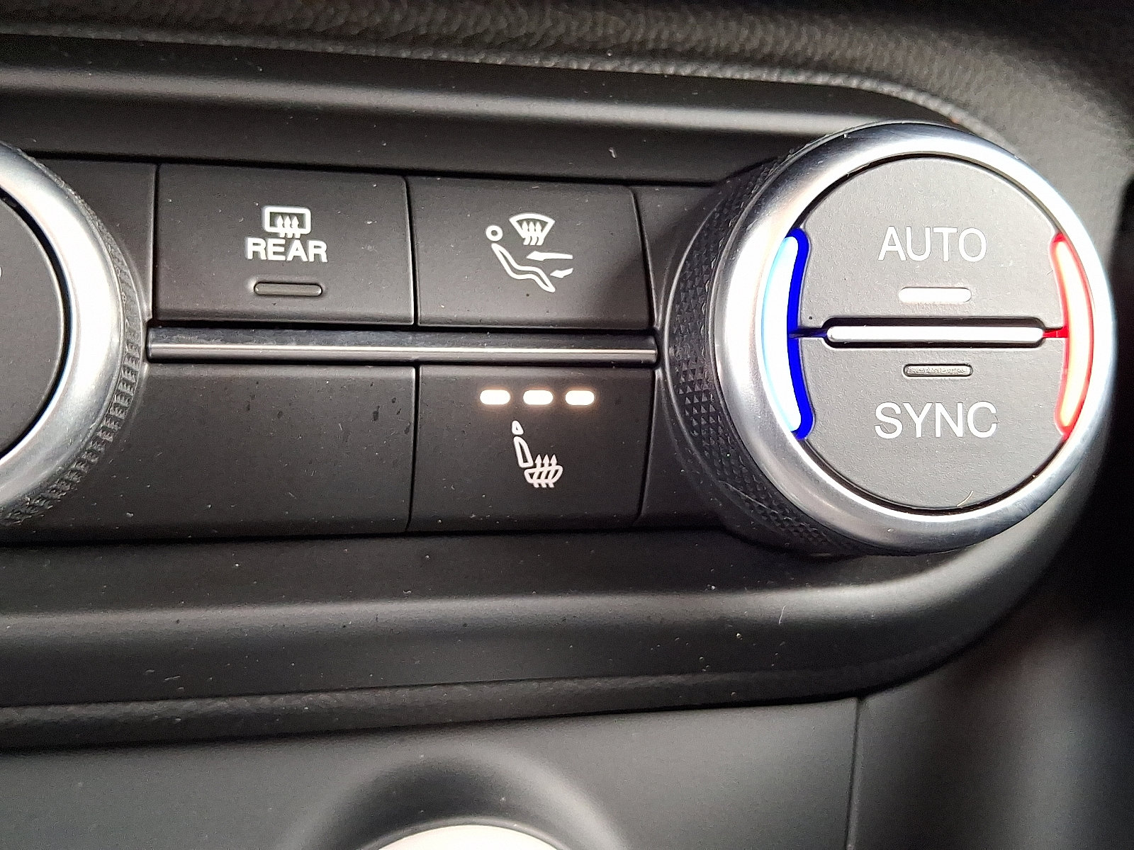 Used 2021 Alfa Romeo Stelvio Ti w/ Nero Edizione image 27