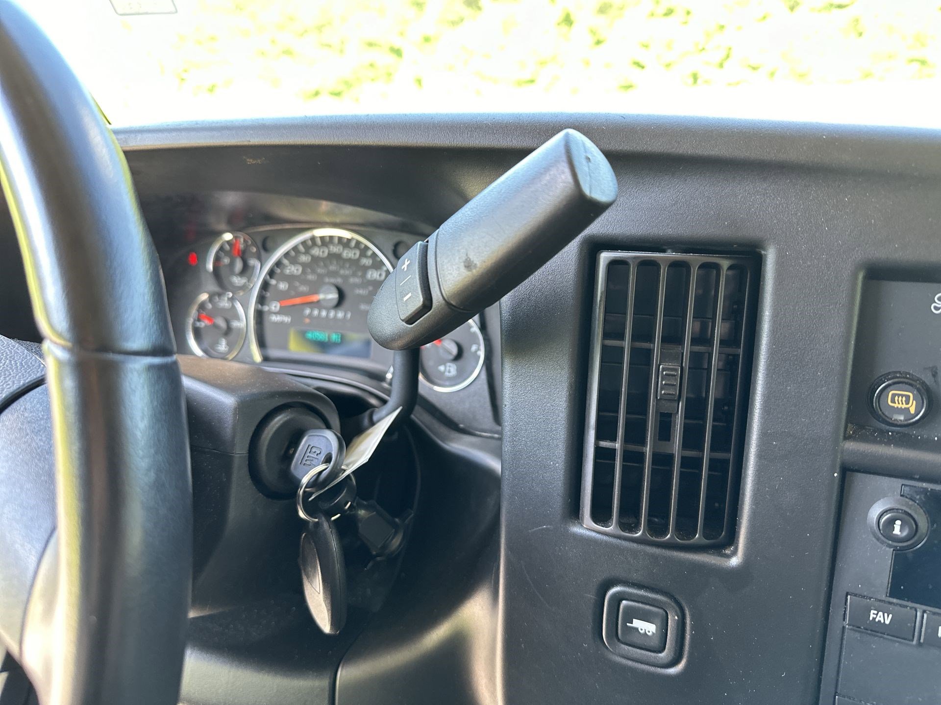 Used 2023 GMC Savana 2500 w/ Driver Convenience Package image 21