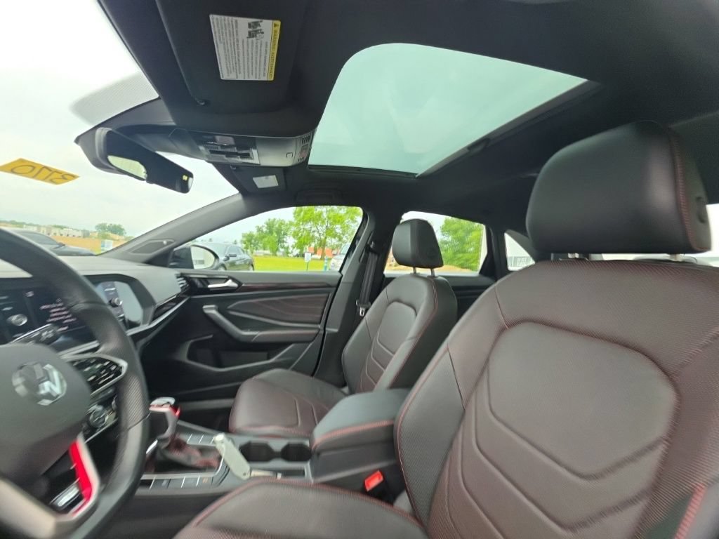 Used 2024 Volkswagen Jetta GLI Autobahn FWD image 14