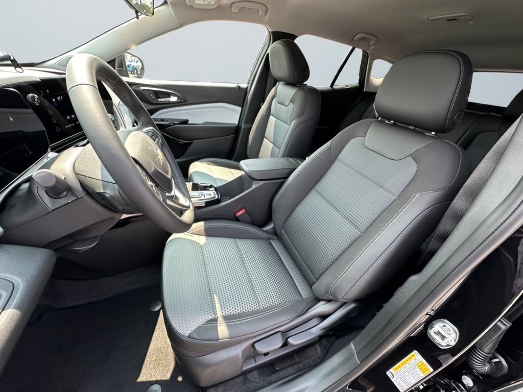 New 2026 Chevrolet Trax LT w/ LT Convenience Package FWD image 9