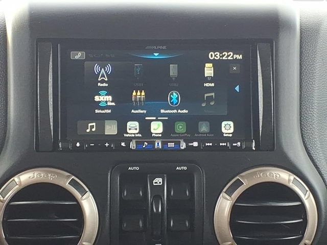 Used 2016 Jeep Wrangler Unlimited Sahara AWD/4WD image 14