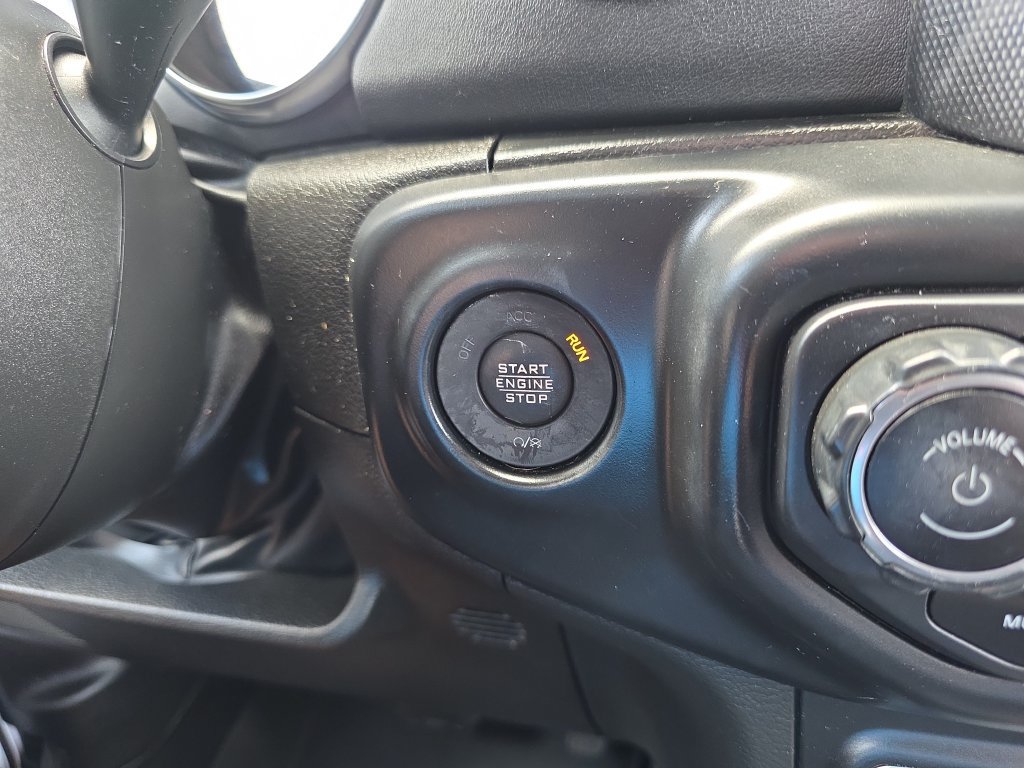 Used 2022 Jeep Wrangler Unlimited Sahara w/ Cold Weather Group AWD/4WD image 26