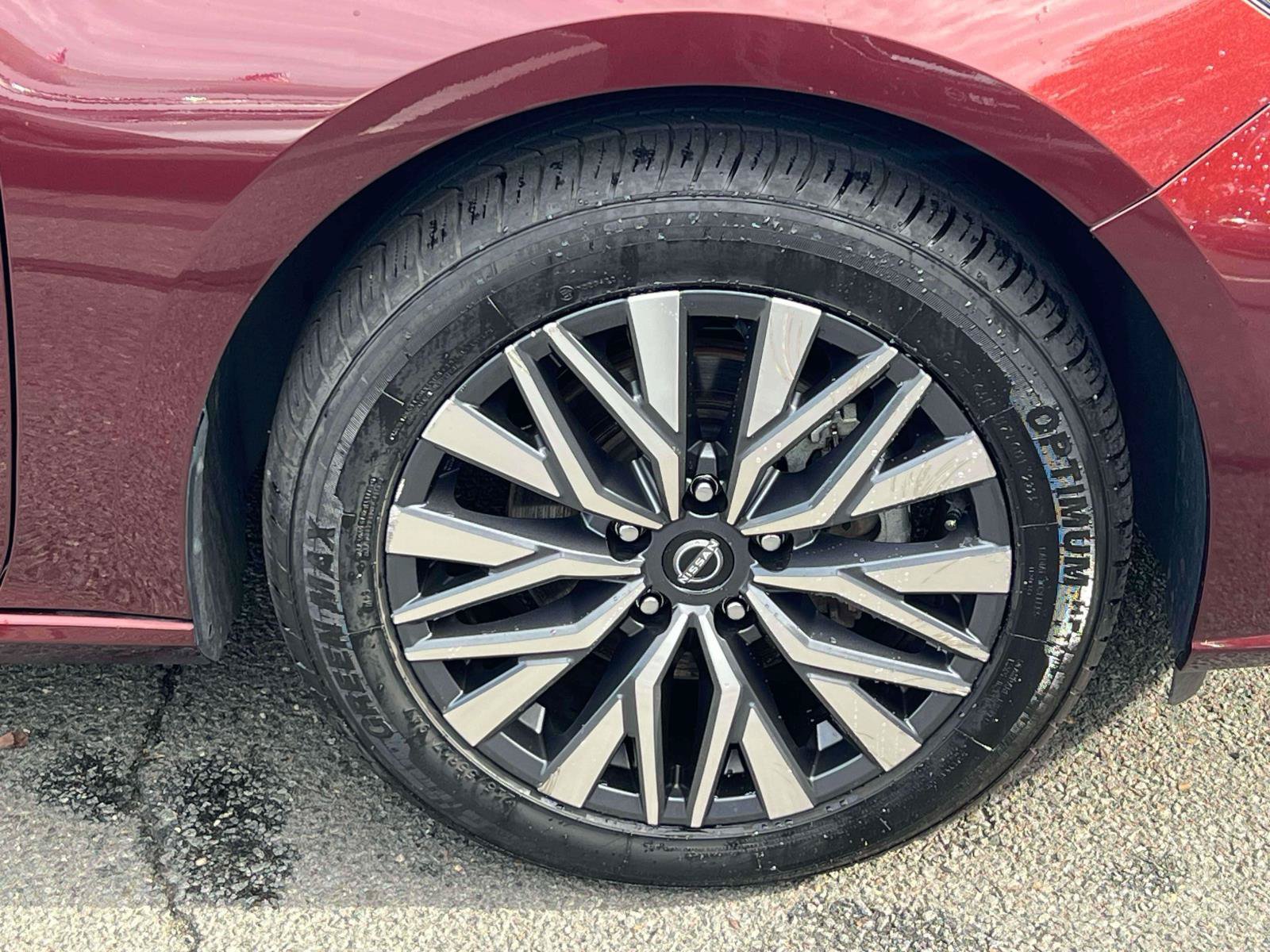 Used 2025 Nissan Altima 2.5 SV FWD image 6