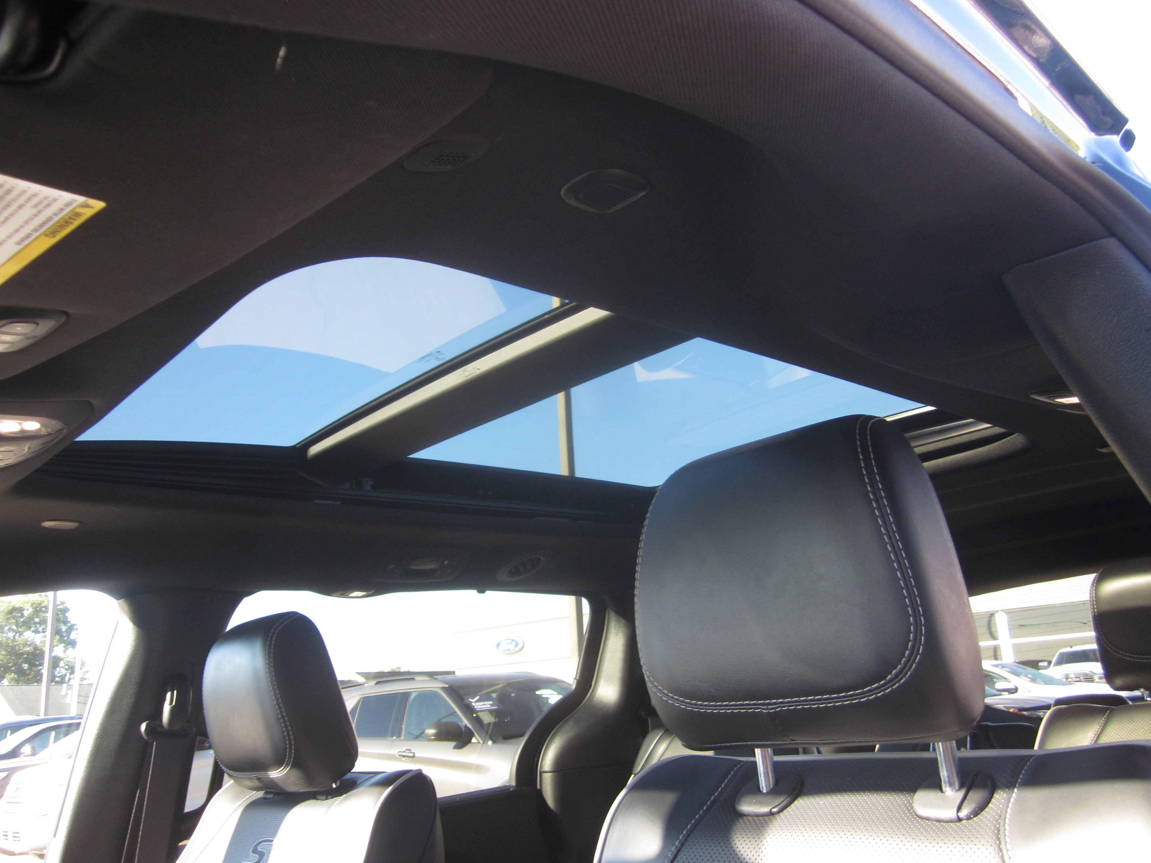 Used 2025 Chrysler Pacifica Limited FWD image 16