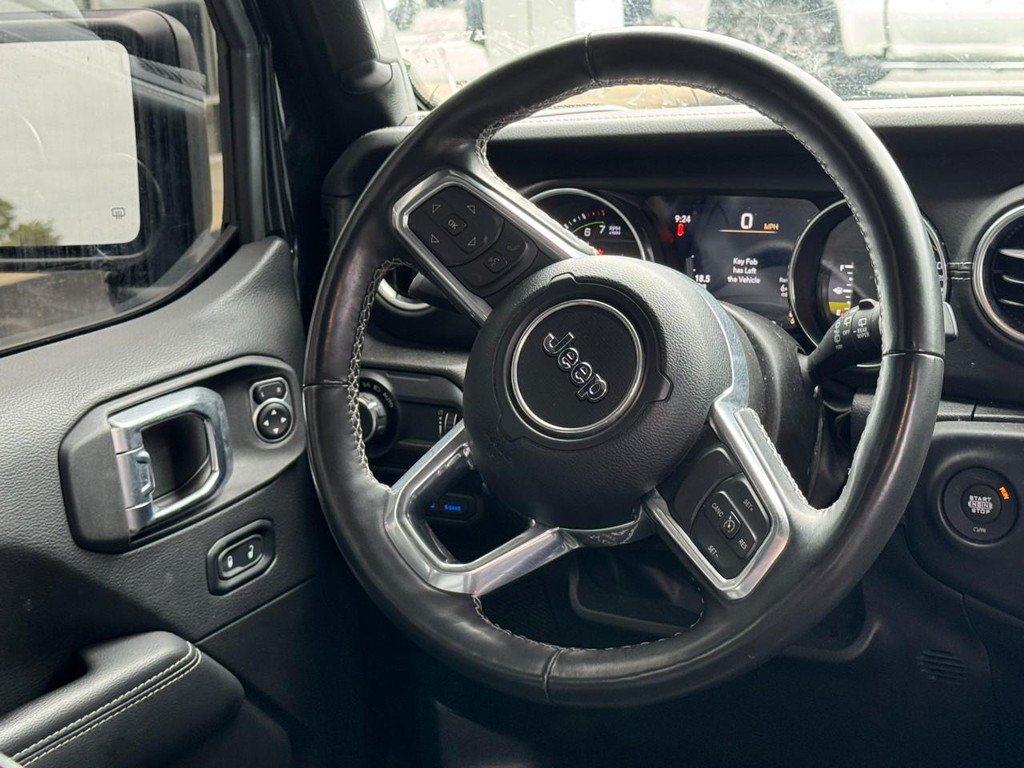 Used 2023 Jeep Wrangler Unlimited Sahara AWD/4WD image 15