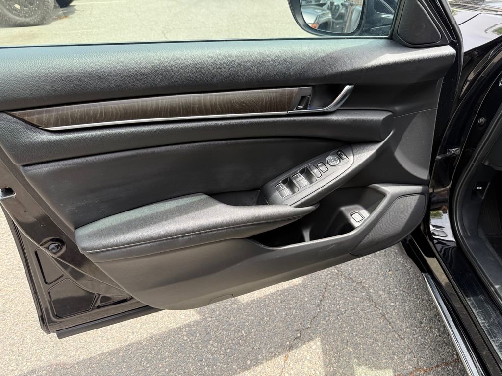 Used 2020 Honda Accord EX image 18