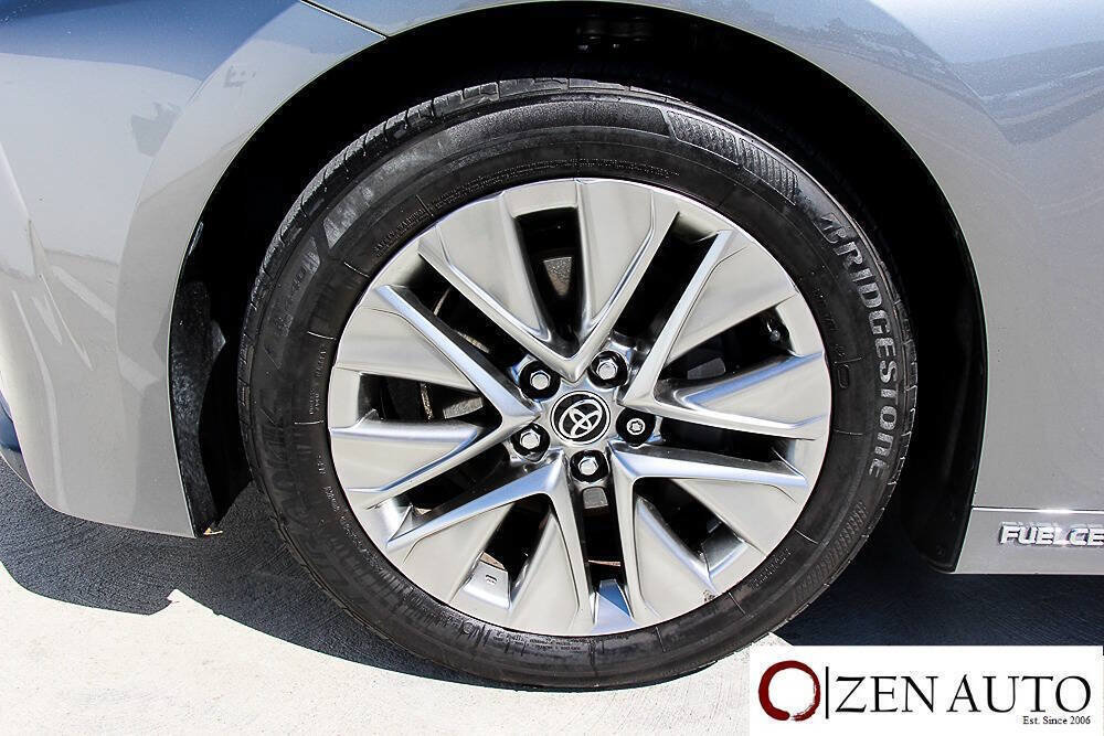 Used 2022 Toyota Mirai w/ Advanced Technology Package RWD image 47