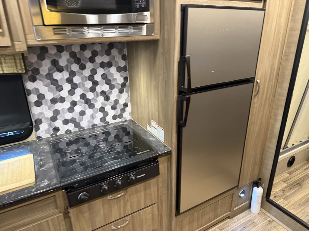 Used 2017 Ford E-450 and Econoline 450 Super Duty w/ Motorhome Prep Package RWD image 50